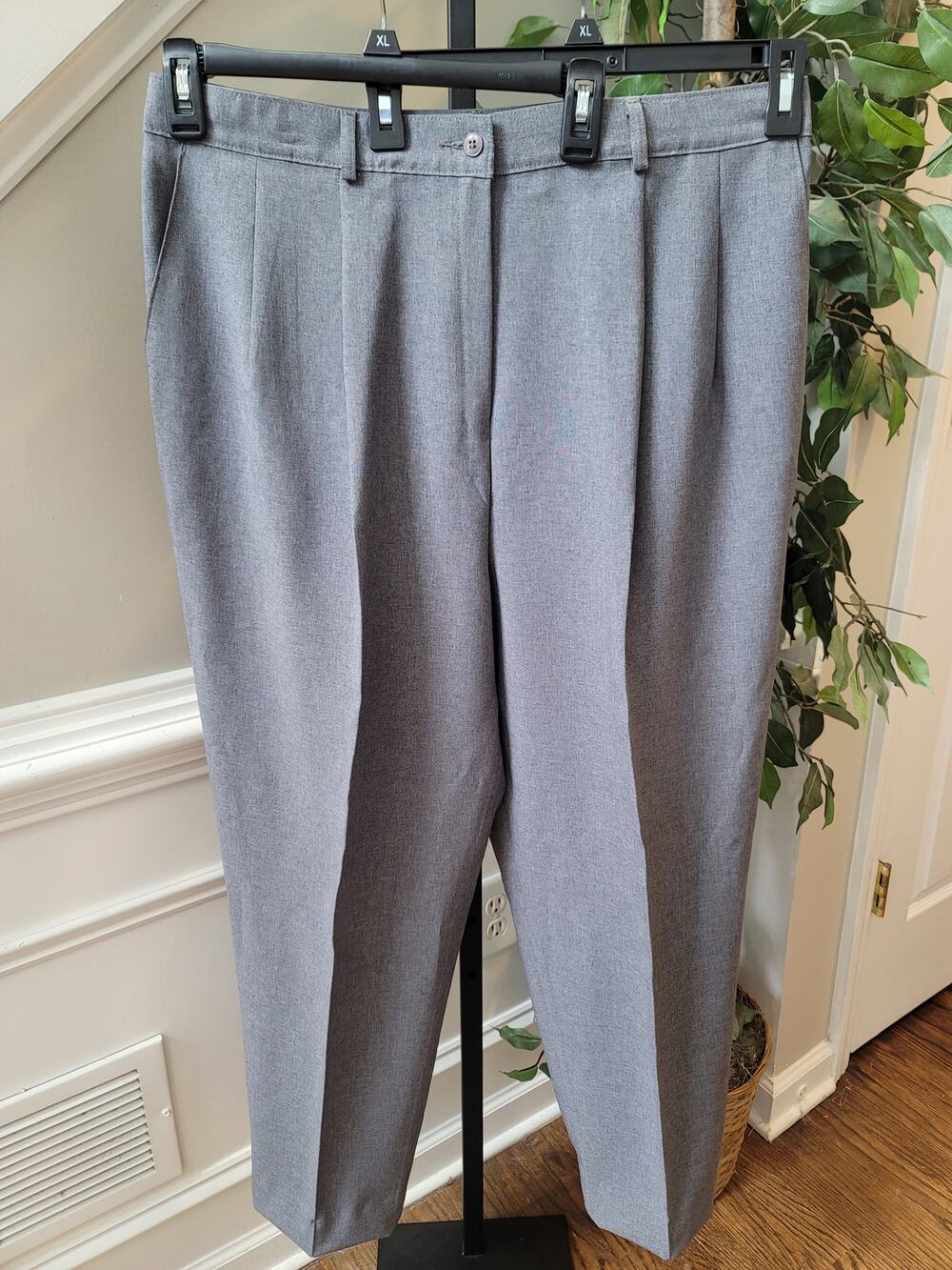 Alia Dress Pants Women's Size 18W Gray Pleated Front Comfort Fit Slash Pockets
